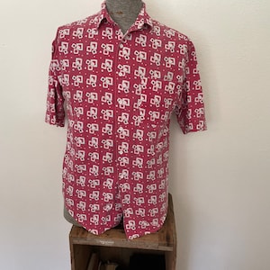 Vintage size small collared cotton men’s shirt. Burgundy and white 1980s nerdy preppy button down. Impact.Great 80s 90s mens shirt.geometric