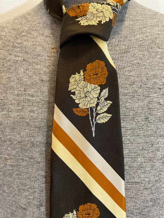 Vintage 1960s/1970s wide poly tie. Floral. Brown … - image 4