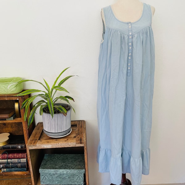 80s cottagecore ruffly blue jean look nightgown. Summer nightie. Cotton. Sleeveless. Size Med/large. Comfy summer sleep. housedress. pockets