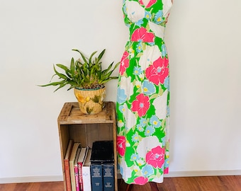 Size M 1960's Bright Floral Cotton Shift Dress with Matching Shawl Scarf.
