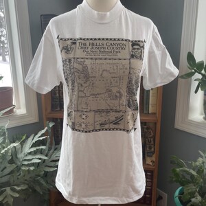 T-shirt Hells Canyon Preservation Council taglia piccola del 1992. Tutto cotone. Mappa. Maglietta Hanes. Maglietta vintage da uomo. Maglietta da turista. Maglietta vintage da escursionismo