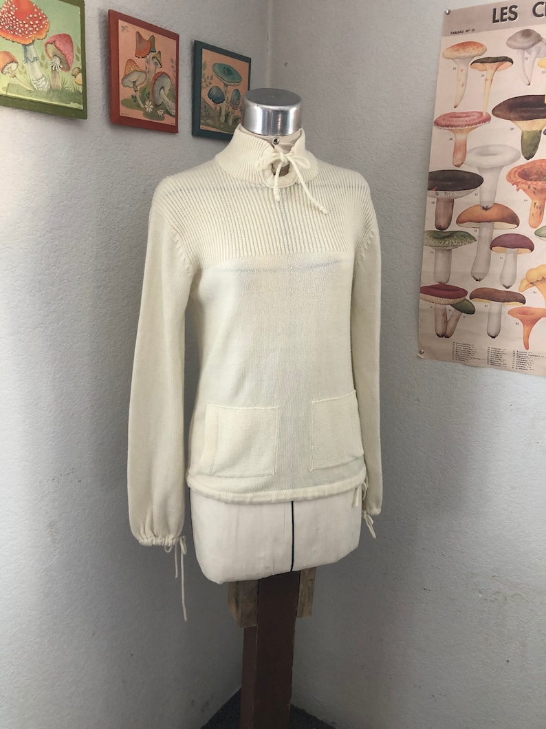 Fabulous sz M/L 1970s Pullover. Cream. Ms Doris Brand. Acrylic. MI Hong Kong. Vintage Sweater image 1