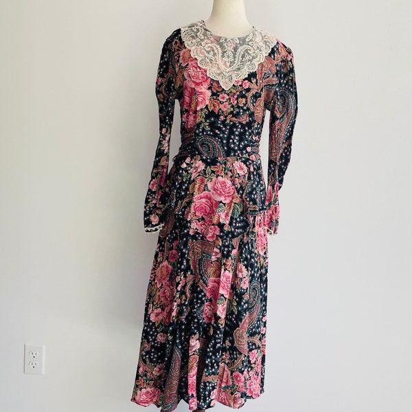 Floral 90s dropped waist church dress. Back ties. 90s mom easter dress. Lace collar. Super feminine. Cottagecore gown. Size 8. Sarah Taylor.