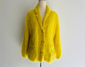 Vintage sz M 1960's Day-glo yellow real Mohair Sweater. Classic Cardigan. Rockabilly Sweater. Retro Preppy Feminine Cardigan. Cyn Les.