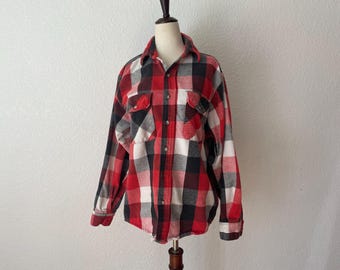 Camisa vintage de franela a cuadros de algodón, talla M. Roja y negra. Camisa de franela 5 Brothers. Ropa de trabajo clásica para hombre. PNW. Camisa de leñador estilo vaquero.
