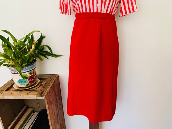 size L Red Pencil Skirt. 1970's Lady Devon. Cute … - image 1