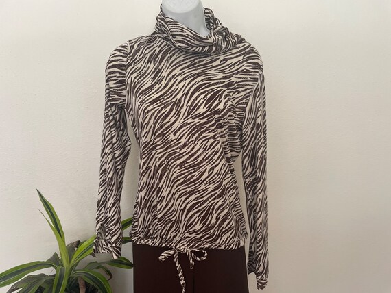 1970s brown and white animal print oversized turt… - image 1