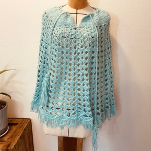 Vintage 1970s Women&#39;s blue crochet Cape. made by mom crochet cape. Buttons. Nubby Warm Fabric. Long Elegant Cape. Holiday and Winter Wear.