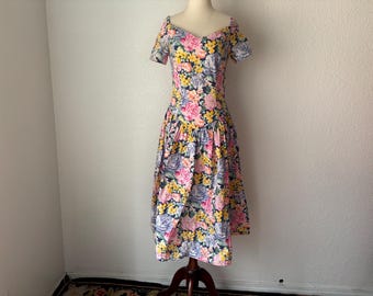 Size m 1990's open shoulder all cotton dress. Tank Top. Dropped Waist. Floral print.
