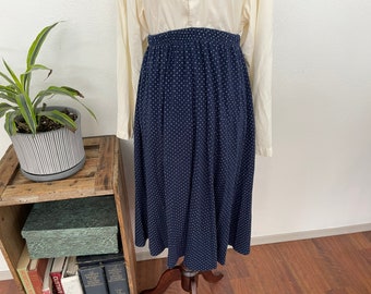 polkadot blue and white cotton blend skirt. Midi Level. 1980s fashion. Cute basics. Polka dot midi length skirt. Adorable. Size 12. FR sport