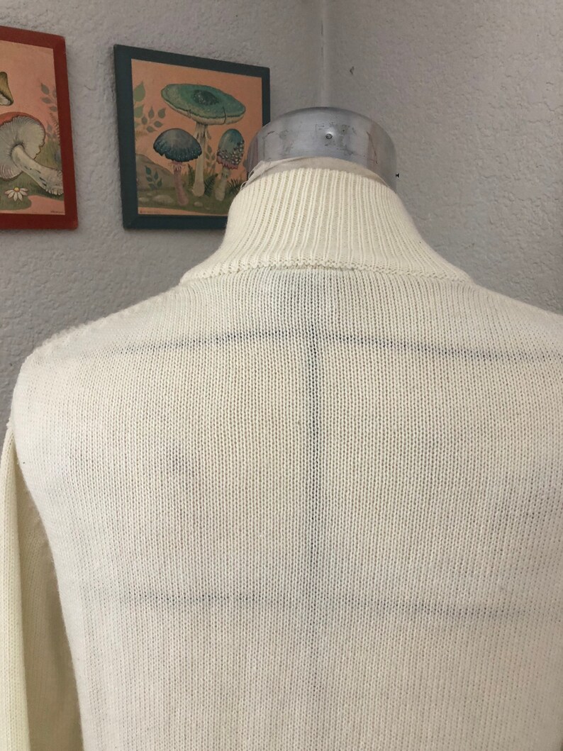 Fabulous sz M/L 1970s Pullover. Cream. Ms Doris Brand. Acrylic. MI Hong Kong. Vintage Sweater image 10