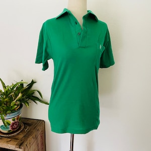 70's Green Collared Polo Shirt by Glencraft. Cotton Blend. Forest Green. Classic size small tshirt. Vintage thin tee. Preppy 1970s lookbook