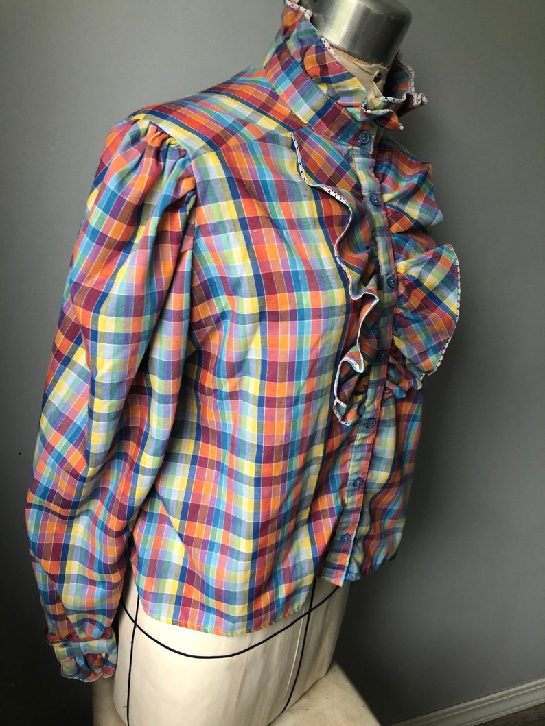 Vintage sz L 1970s button down blouse Rockabilly. Preppy Pink Plaid Gingham.Ruffle Collared Extra Soft Cotton Blend