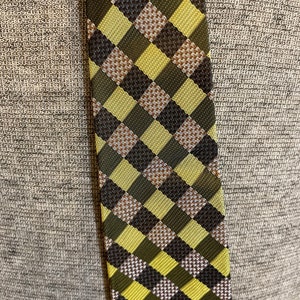 Arven Hensen Original tie. Green polyester diamonds tie. 1970s wide tie.
