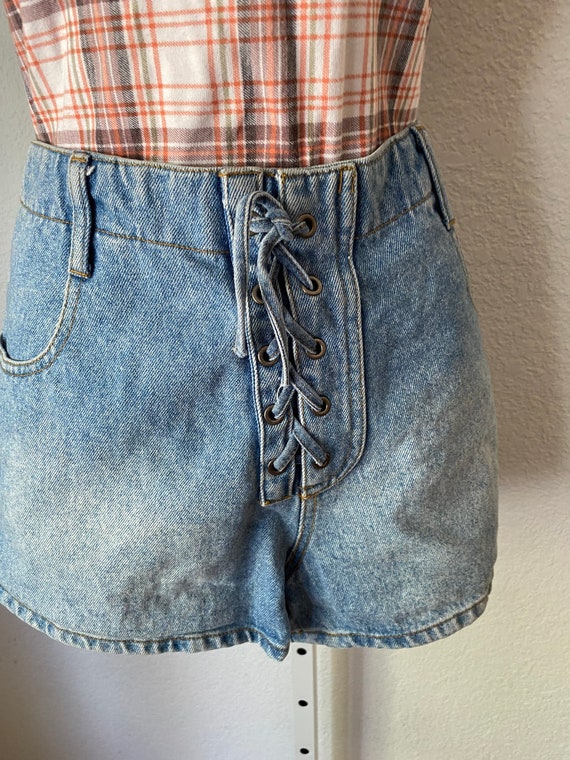 sz M Vintage side zip lace up 90s Jean shorts. Al… - image 4