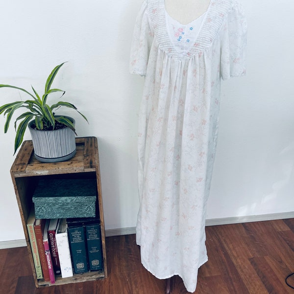 Sweet sheer cotton blend floral print Nightgown. Cotton blend white and pink dress. OSFM, Small-large. 1980s does 1950s. Sweet. comfy.