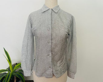 1950's Lurex Silver collared blouse. Stretchy knit. Metallic glow classic shirt. Party Blouse. Cowgirl. Button down shirt. Fabulous.