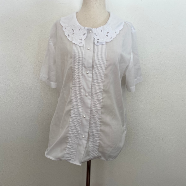 Vintage Prairie Blouse. sIze 10. Cotton Blend.  White. Peter Pan Collar. Victorian Inspo. Button down Boho Shirt. Bohemian. Sheer. Layer