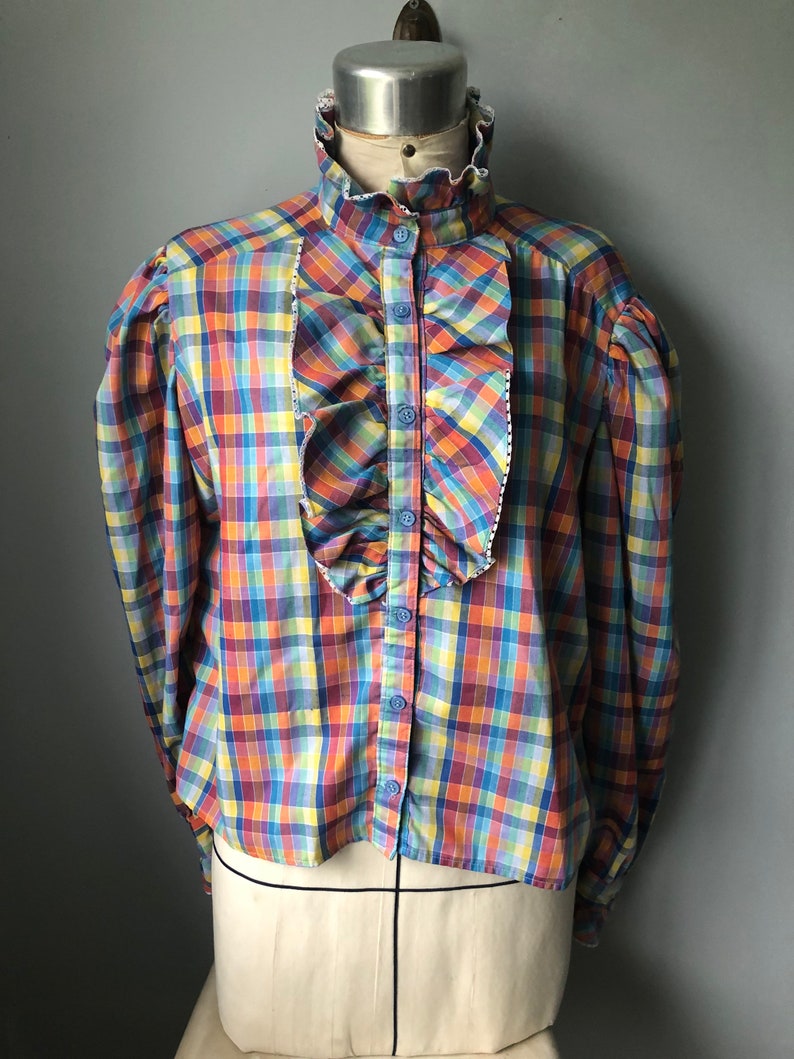Vintage sz L 1970s button down blouse Rockabilly. Preppy Pink Plaid Gingham.Ruffle Collared Extra Soft Cotton Blend