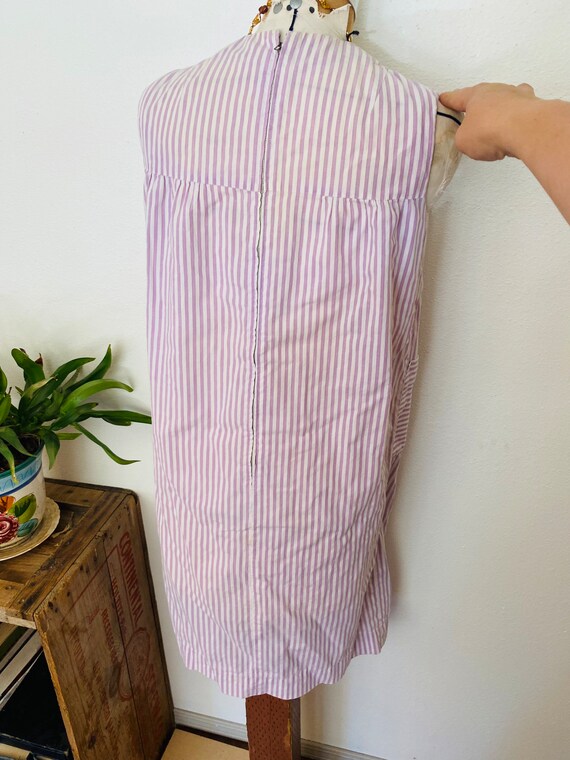 Purple and white 1950s cotton housedress or night… - image 3