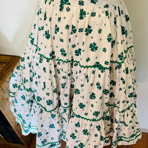 1950s rare shops novelty print 4H skirt. Western. Circle Skirt. Patio Skirt. 4H print cotton fabric. One of a kind. Rare western Fashion. Green