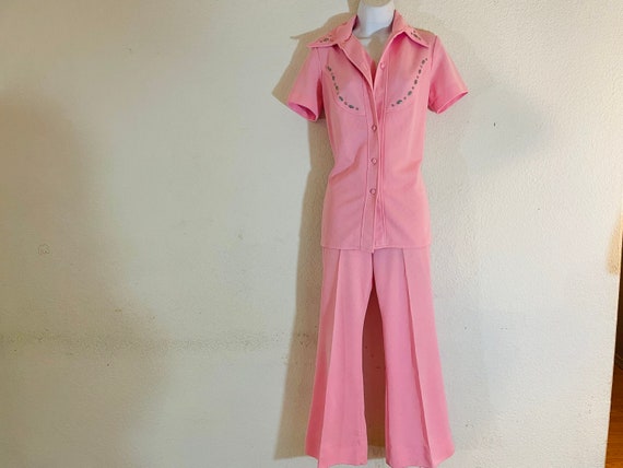 1970s pink western suit. Ladies leisure suit. 197… - image 1