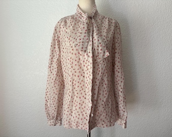 1970's size M "Panther" brand Vintage Prairie Blouse with tie collar. Beige and red floral print button down shirt