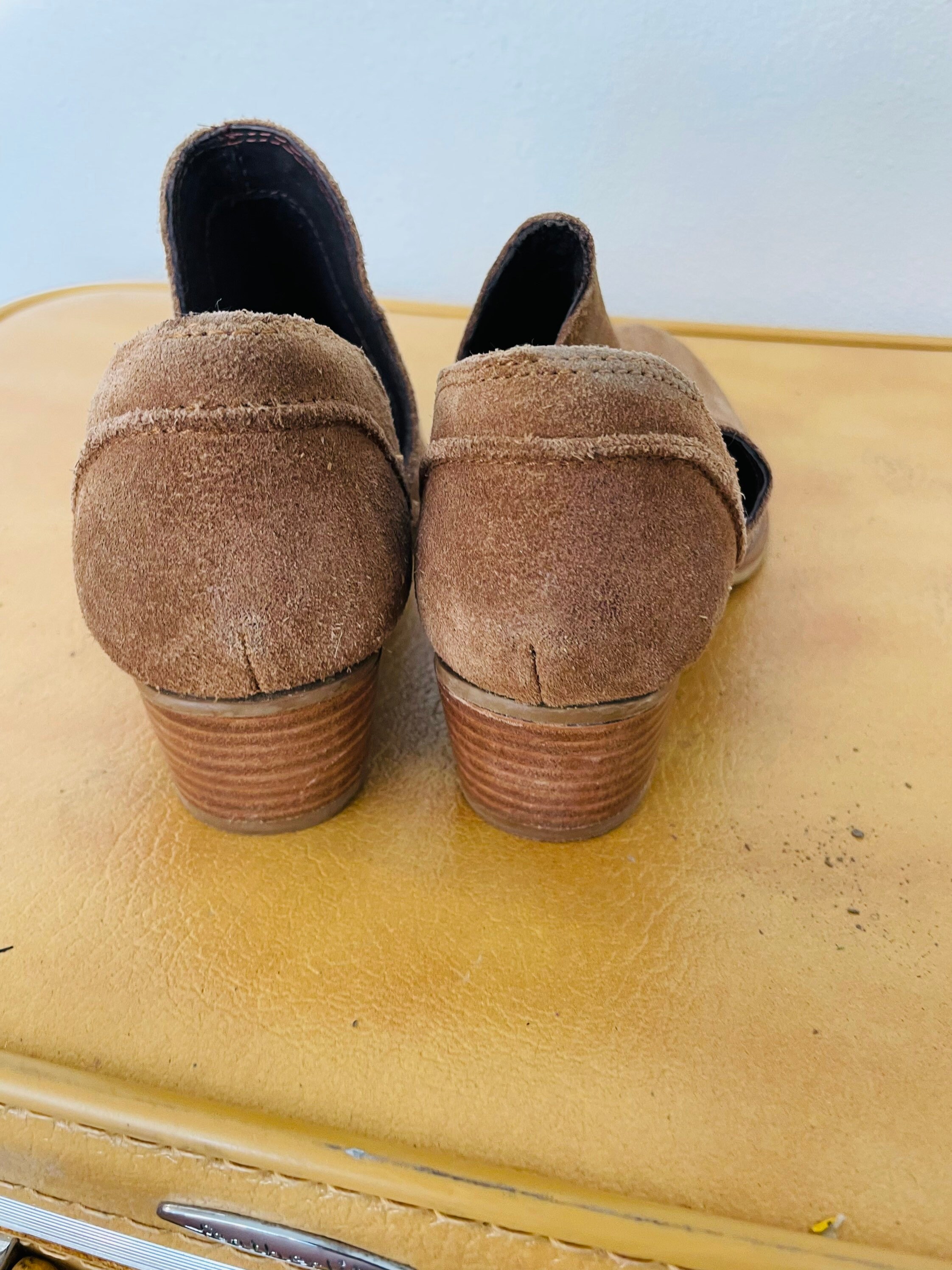 Size 6 Suede Western Style Leather Ankle Boots. Preppy