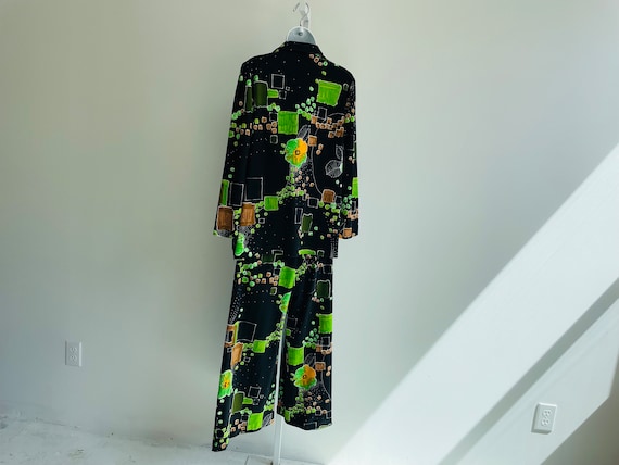 Women's groovy late 1960s/1970s leisure suit. Nyl… - image 3