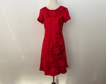Molly Malloy 1990er Midi Slip Kleid in kräftigem gemusterten Rot. Rayon Blend. Weiches, schlankes, Urlaubskleid. Cottagecore. Grunge Look. Größe 10