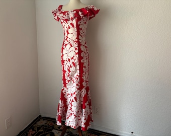 Size S 1960’s Hawaiian fish tail bare shoulder red and white cotton wiggle dress by Waltah Clarke