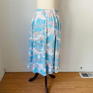 size m 1980&#39;s A-line skirt. Teal, white, grey. Cotton blend. Angenie. Pockets. Preppy 1980s lookbook. Abstract pattern. Flowy. boho. Summer
