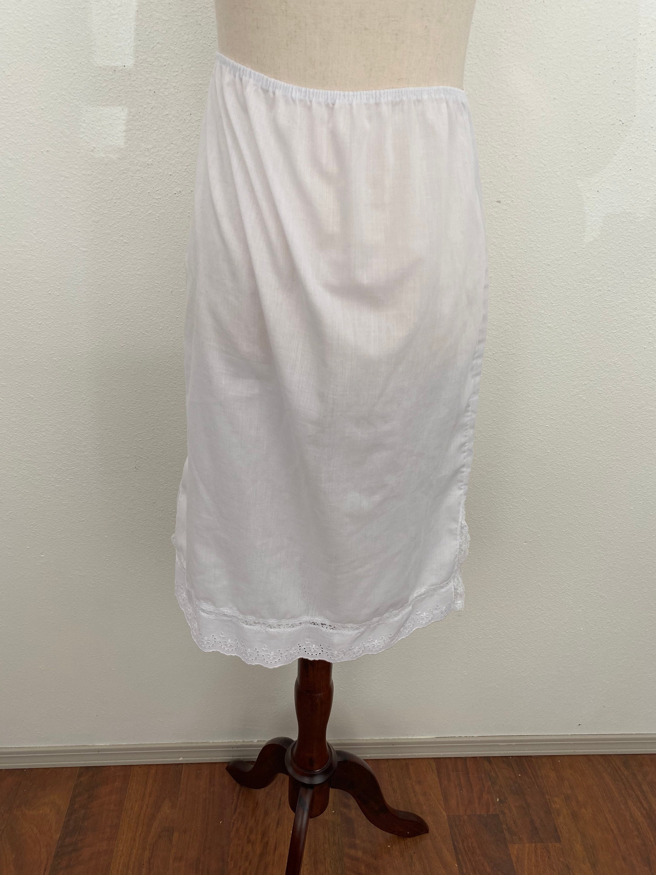 Cabernet White Nylon Lace Half Slip Skirt Size 28 in (Tag Large 26 in) –  Shop Thrift World