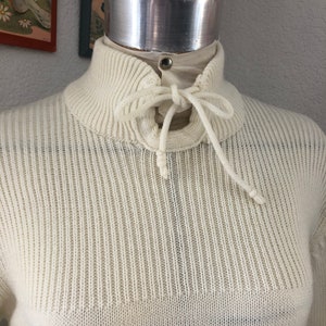 Fabulous sz M/L 1970s Pullover. Cream. Ms Doris Brand. Acrylic. MI Hong Kong. Vintage Sweater image 3
