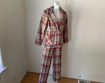Size 9 1970&#39;s plaid wool suit. Classic 70&#39;s groovy lookbook. BT Juniors. Leisure Pant Suit. Mod. Gender Neutral Two Piece suit. Retro. Disco
