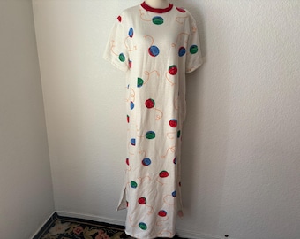 1970's size M/L Vintage Yo Yo Print nightgown. Soft, plush, jersey feel loungewear.