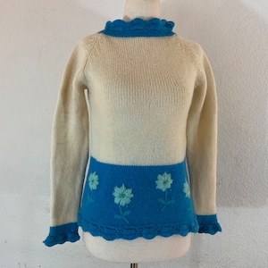1960s Mod wool floral Sweater with Primary Colors. Long Pullover. Slouchy. Hipster Sweater. Blue and White. Ades of California. size small.