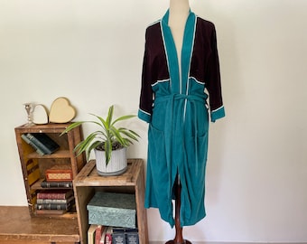 1980s Plush colorblock velvet dad Robe. Vintage Cover up. Wrap robe. Belted. "Royal Plush" OSFA Thin poly Velvet. blue/black. Mod retro vibe