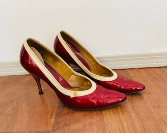 Vintage 1970s Sexy Red and white Pleather heels. Leather outsole. Shiny cherry red shoes. Size 7.5 Cool red shoes.