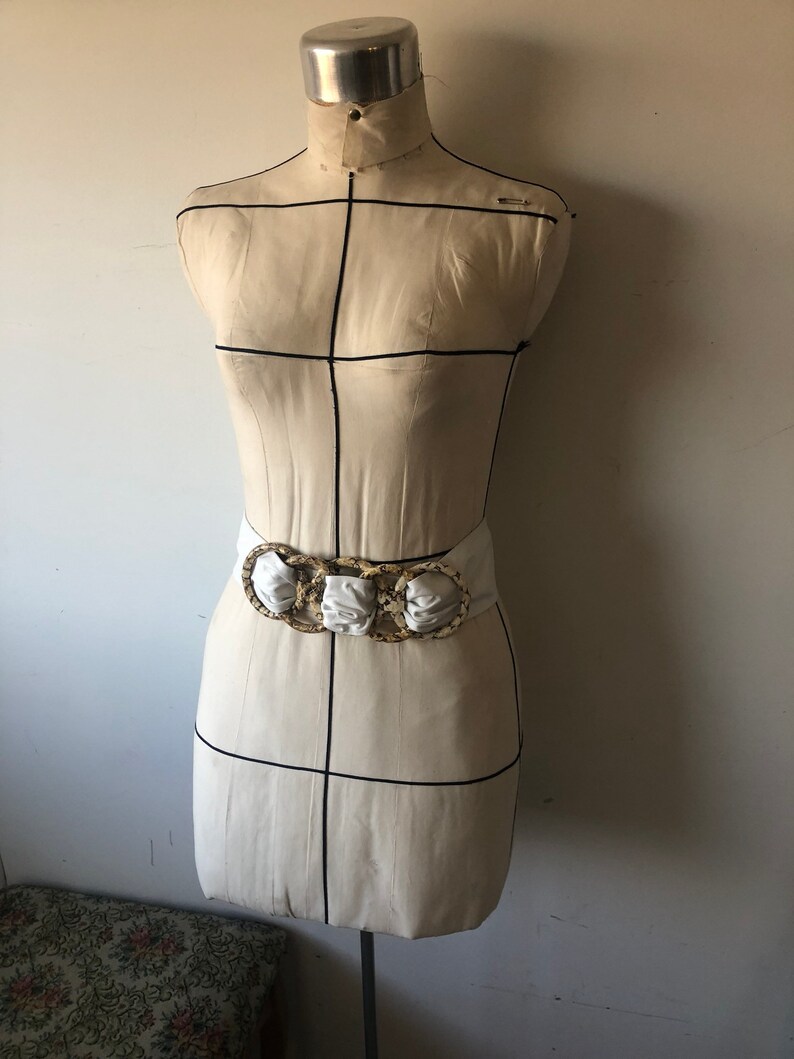 1980s fashion and style Sz ML Unique 1980\u2019s Looped Belt Leather of the Sea Real Leather Statement belt