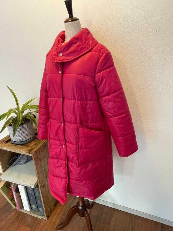 1980s hot pink sleeping bag coat.Fluffy quilted c… - image 5