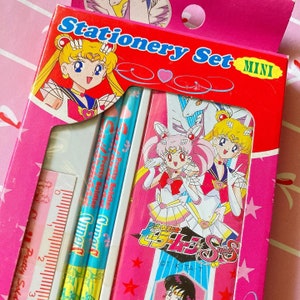 Kawaii Sailor Moon mini stationery set : pencil case, pencils, ruler and eraser from vintage 90s Japan