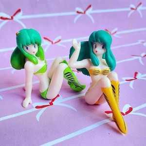 Kawaii groene Lum Invader / Urasei Yatsura / Lamu / Lum chan zittende minifiguurspeelgoed uit Japan: kies een gele of groene bikini