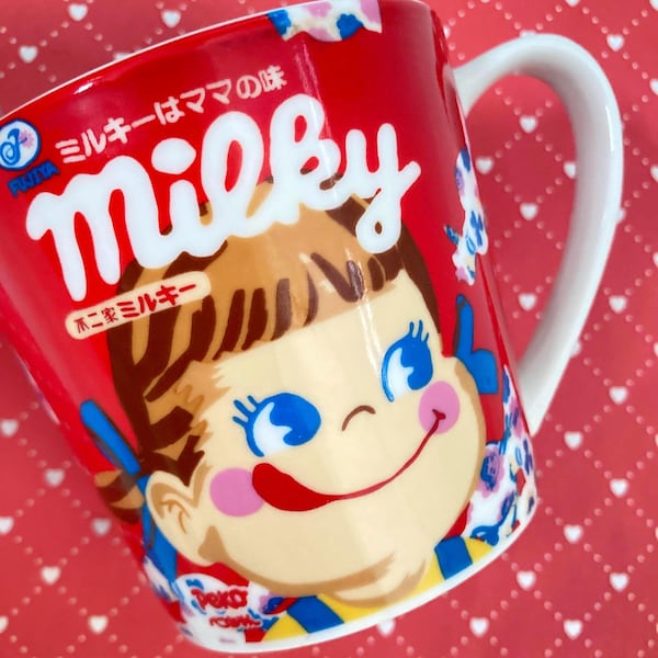 Taza de cerámica roja Kawaii Milky Peko chan Fujiya, personaje japonés, dulces, mascota coleccionable de Japón