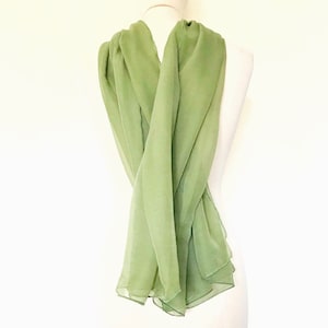 Seidenschal grün, Seiden-Chiffon-Schal, grüner Schal, Faltenschal, Stola Wrap, Seidenhaarschal, 100 Seidenschal, großer Seidenschal, Sommer