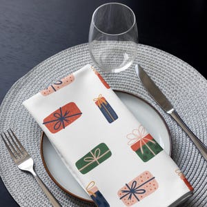 Christmas Gift Box Napkins Set of 4 - Holiday Present Pattern Cloth Napkins - Christmas Dinner Napkins - Festive Table Decor