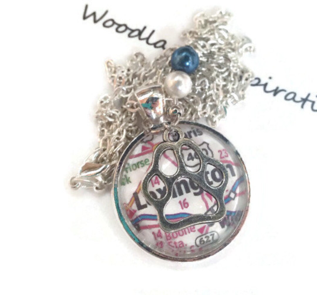 Kentucky Wildcats Varsity Outline Necklace in Shiny Gold