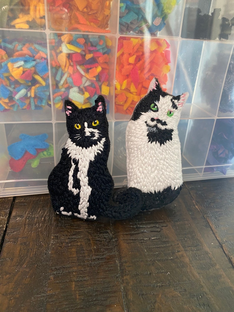 Custom Mini Pet, Embroidered Cat Portrait, Personalized Stuffed Animal, Handmade Felt Pet, Original Commission, Miniature Pet Memorial, 画像 3