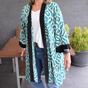 Sea green ethnic kimono robe summer homewear with tribal geometric print, unisex lightweight bohemian clothing
