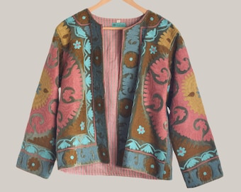 Suzani Samtjacke, Größe L, mit Blumenstickerei und indischem Handwerksdesign